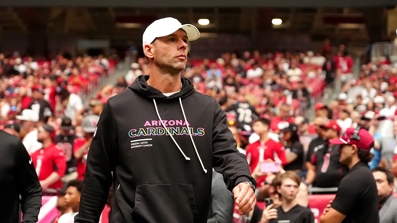 NFLPA investigating Cardinals coach after appearing to strike player on sideline