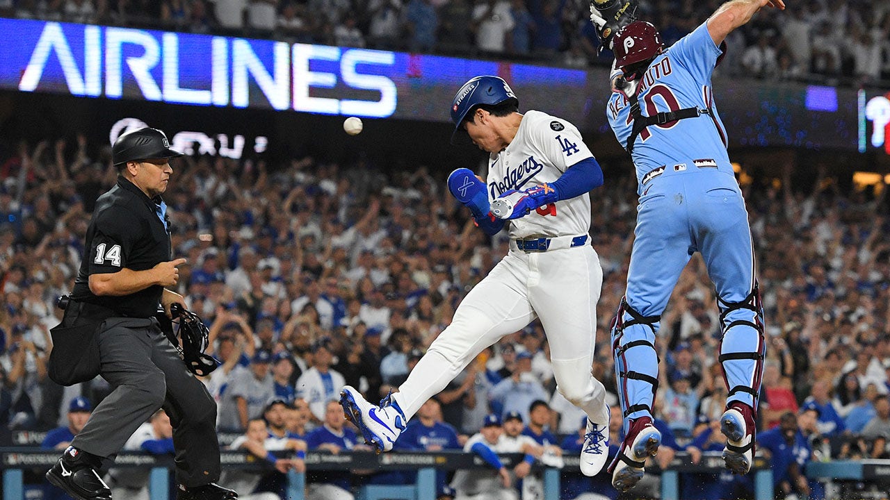 Orion Kekering’s errant throw allows Dodgers to score, win NLDS