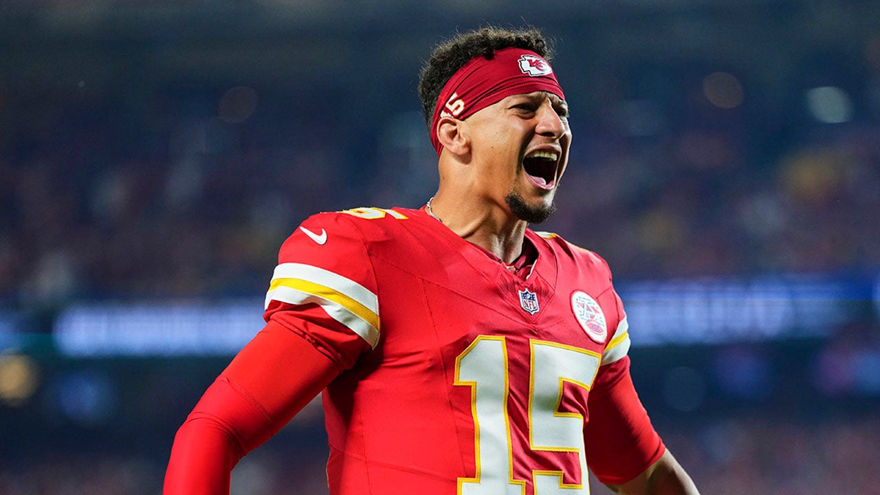 Chiefs end Lions’ 4-game win streak with commanding victory