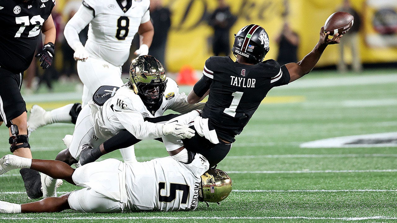 Kamario Taylor appears to avoid serious leg injury in Duke’s Mayo Bowl game